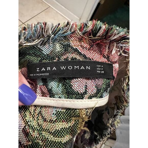 Zara Woman Ruffle Mini Skirt Tapestry Floral Print Asymmetric Detail Fringe M - Picture 4 of 6